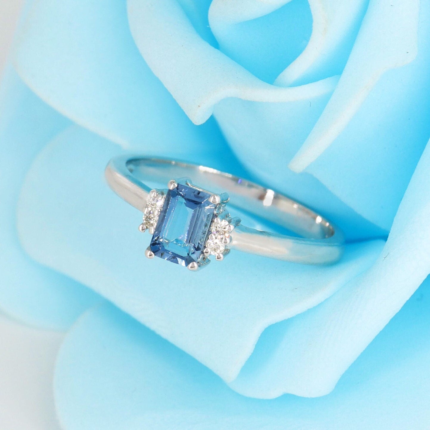 White Ring 14K Gold