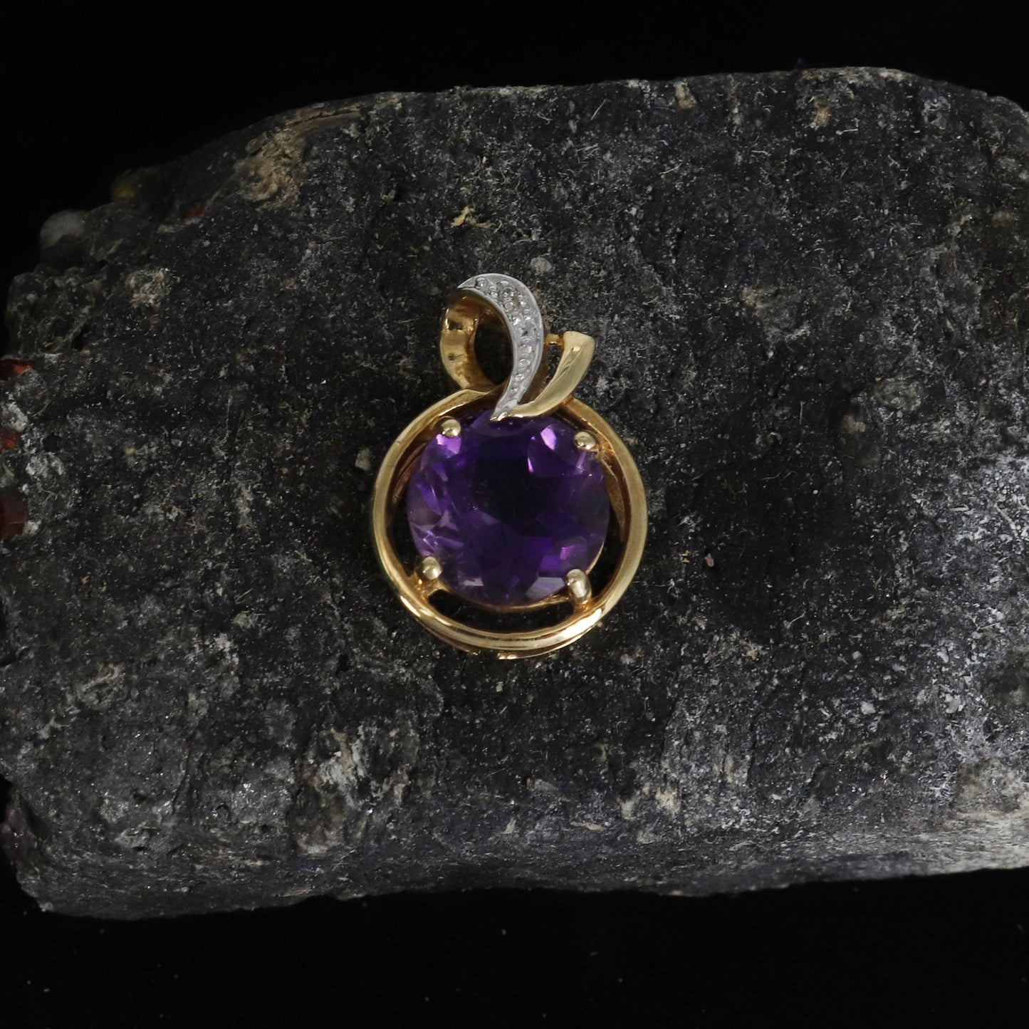 Amethyst Pendant 14K Gold