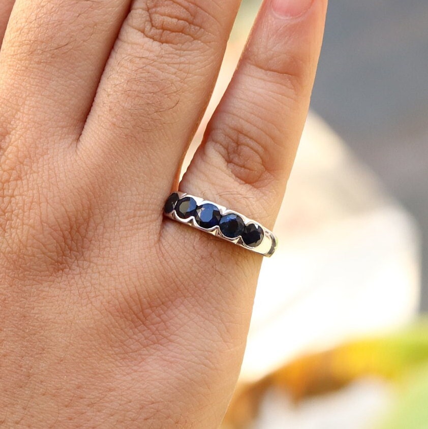 Vintage White Ring 18K Gold