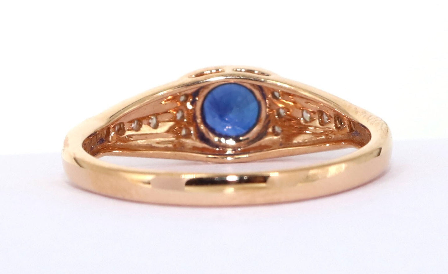Beautiful Ring 18K Gold
