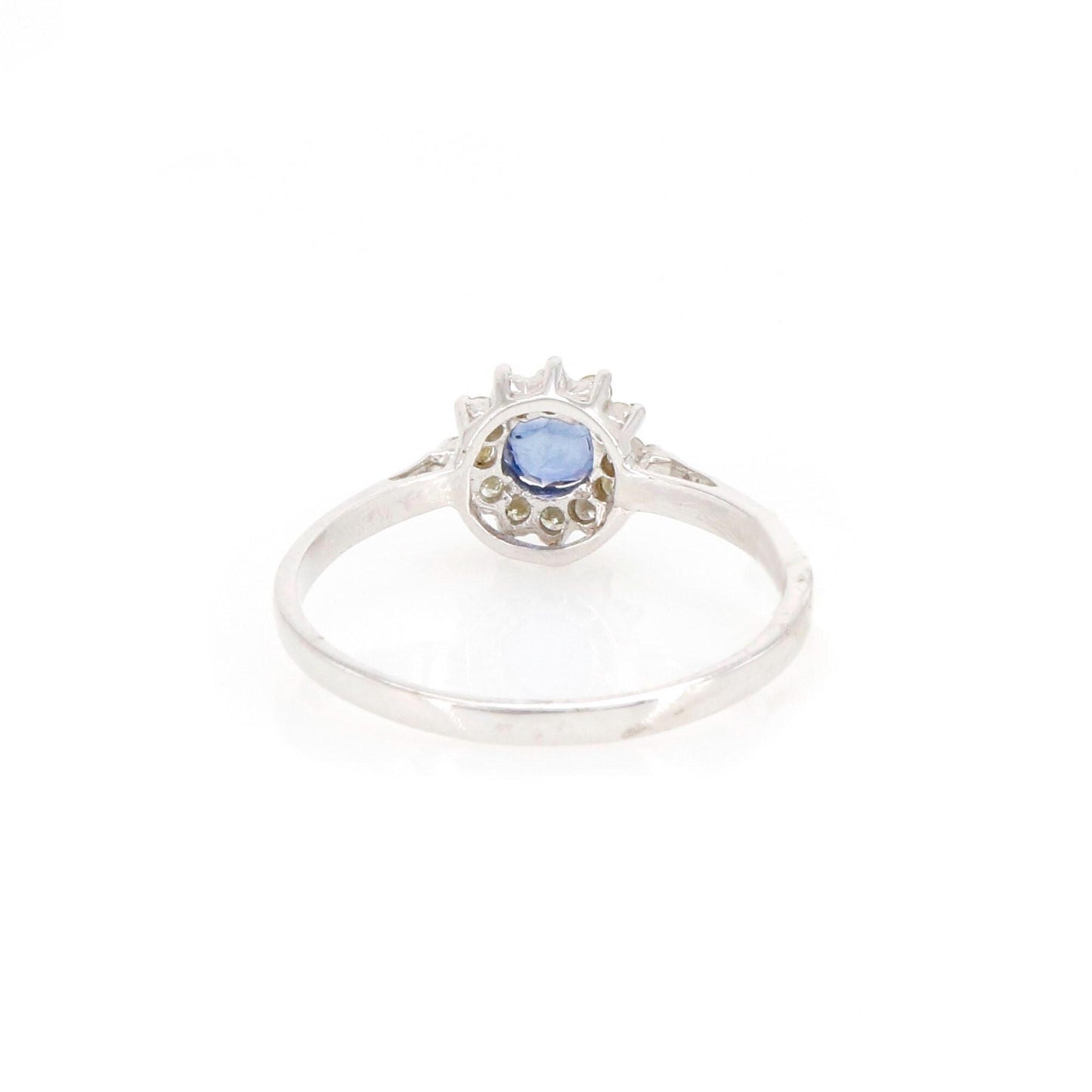 White Elegant Ring 18K Gold