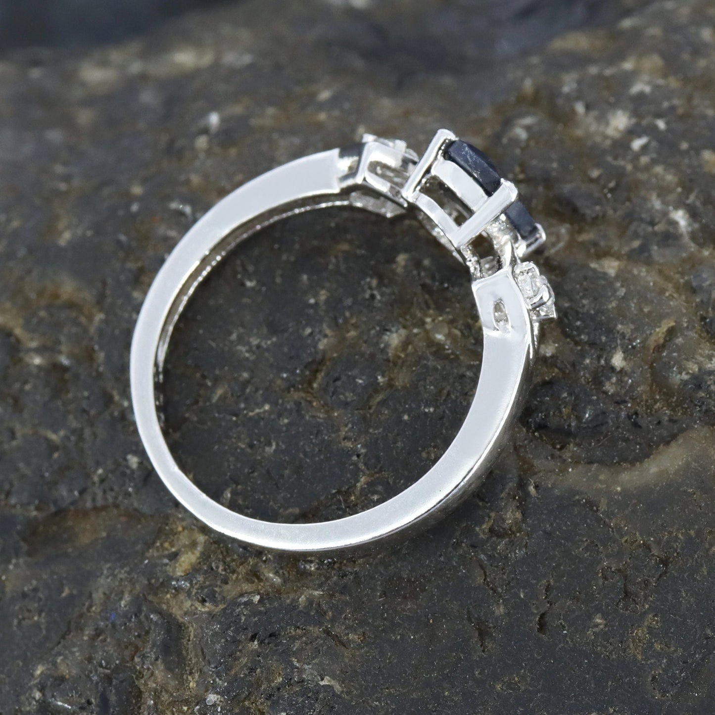 Classic Blue Sapphire Ring Silver