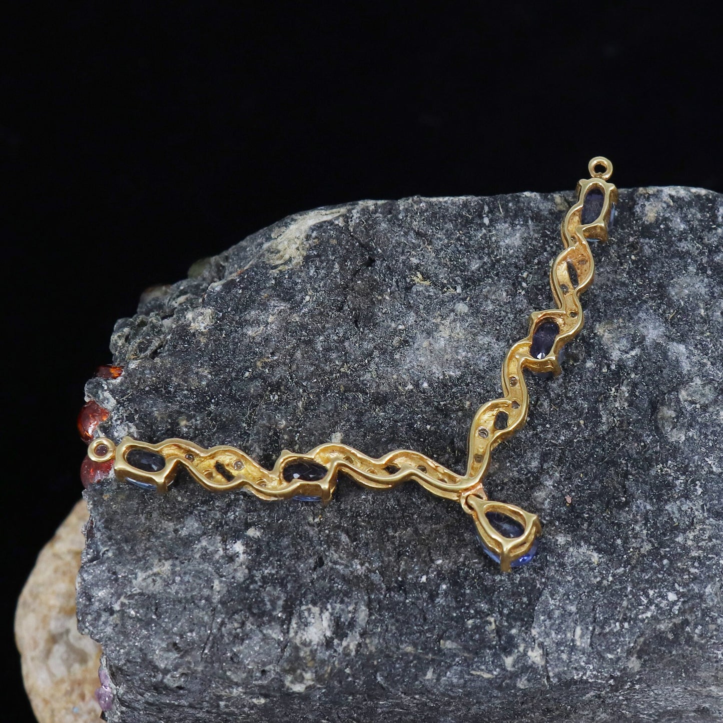 Beautiful Sapphire & Pendant