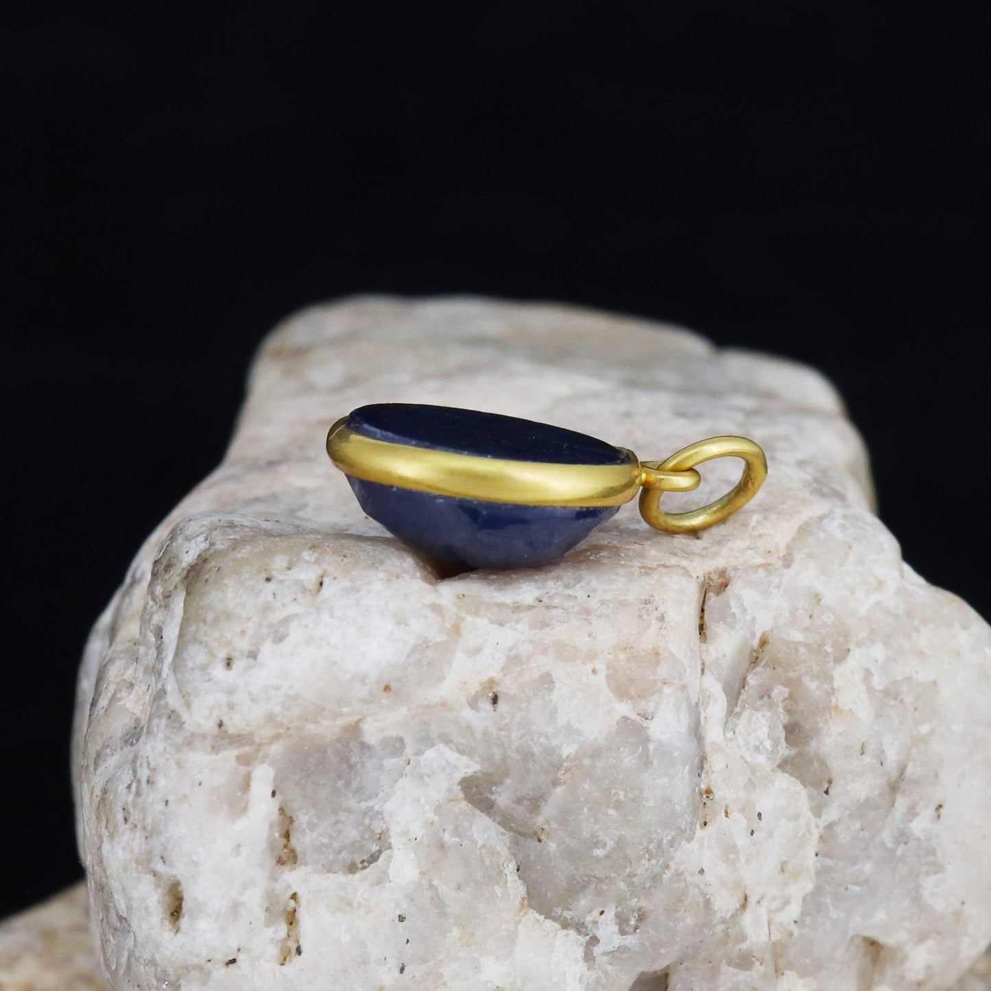 Rose Cut Blue Sapphire Necklace 18K Gold