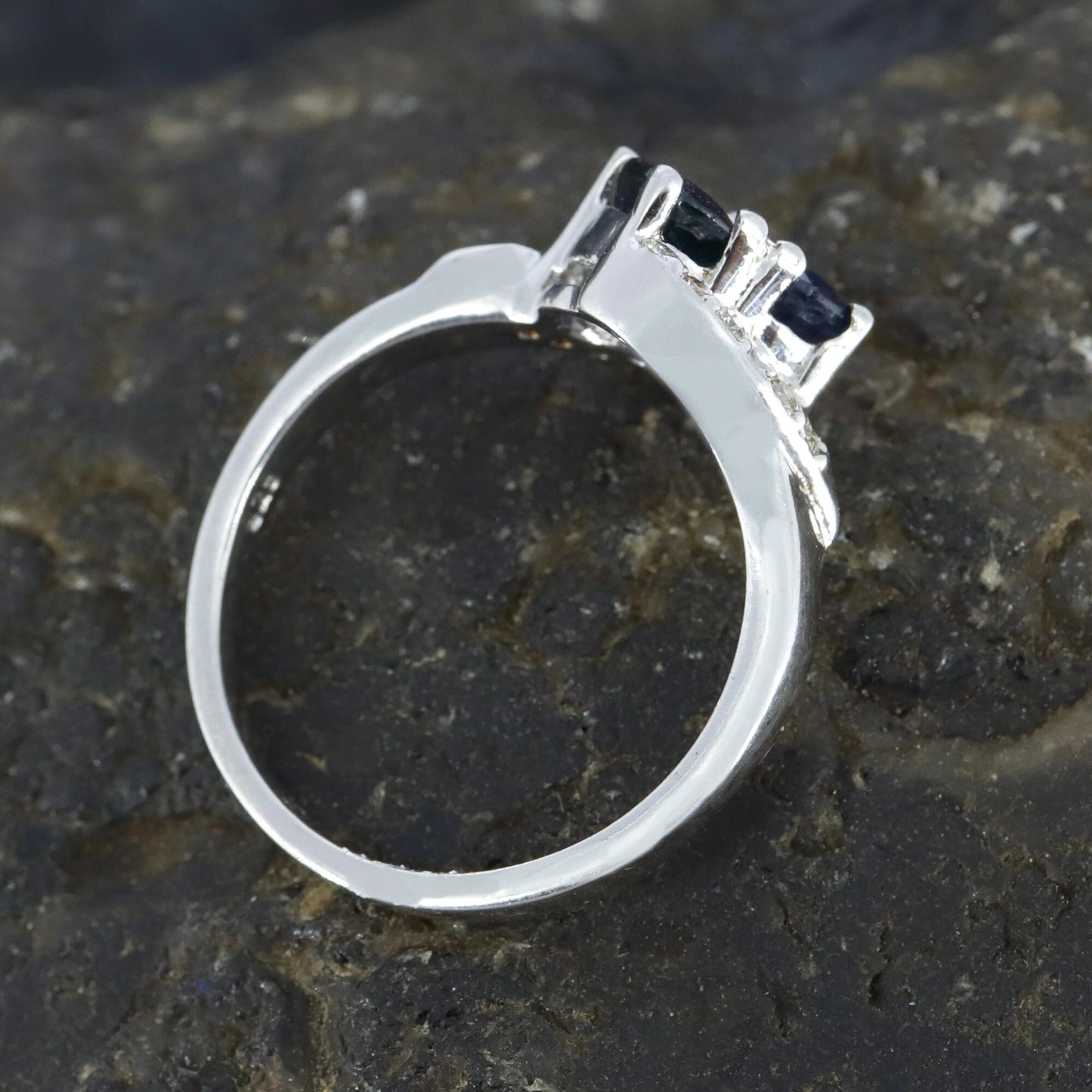 Classic Blue Sapphire Ring Silver