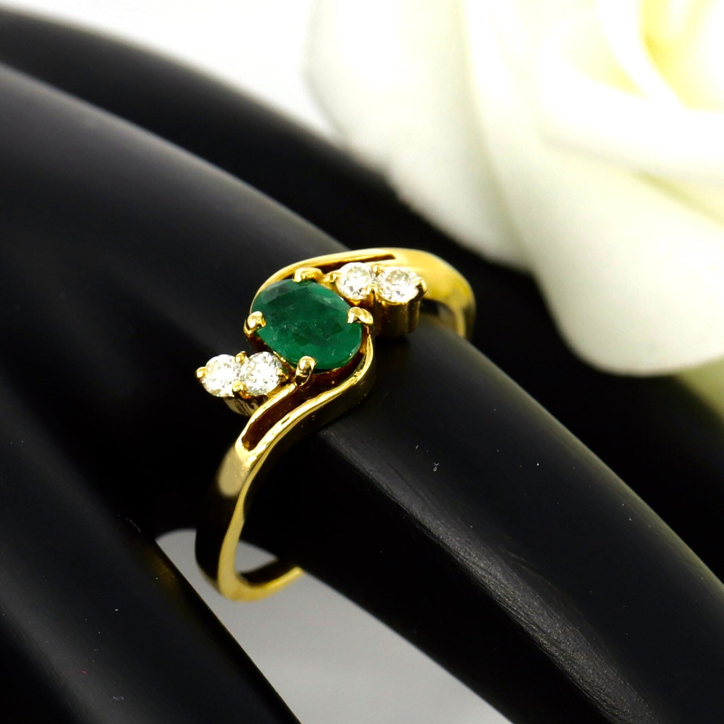 Beautiful Ring 18K Gold