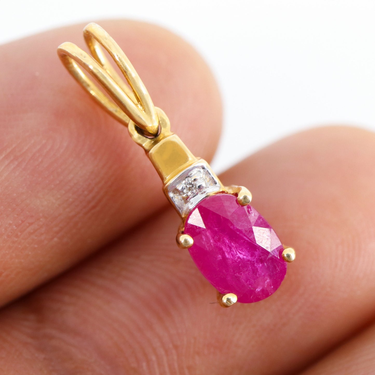 14Kt Ruby Necklace Gold