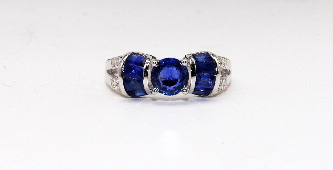 White Beautiful Ring 18K Gold
