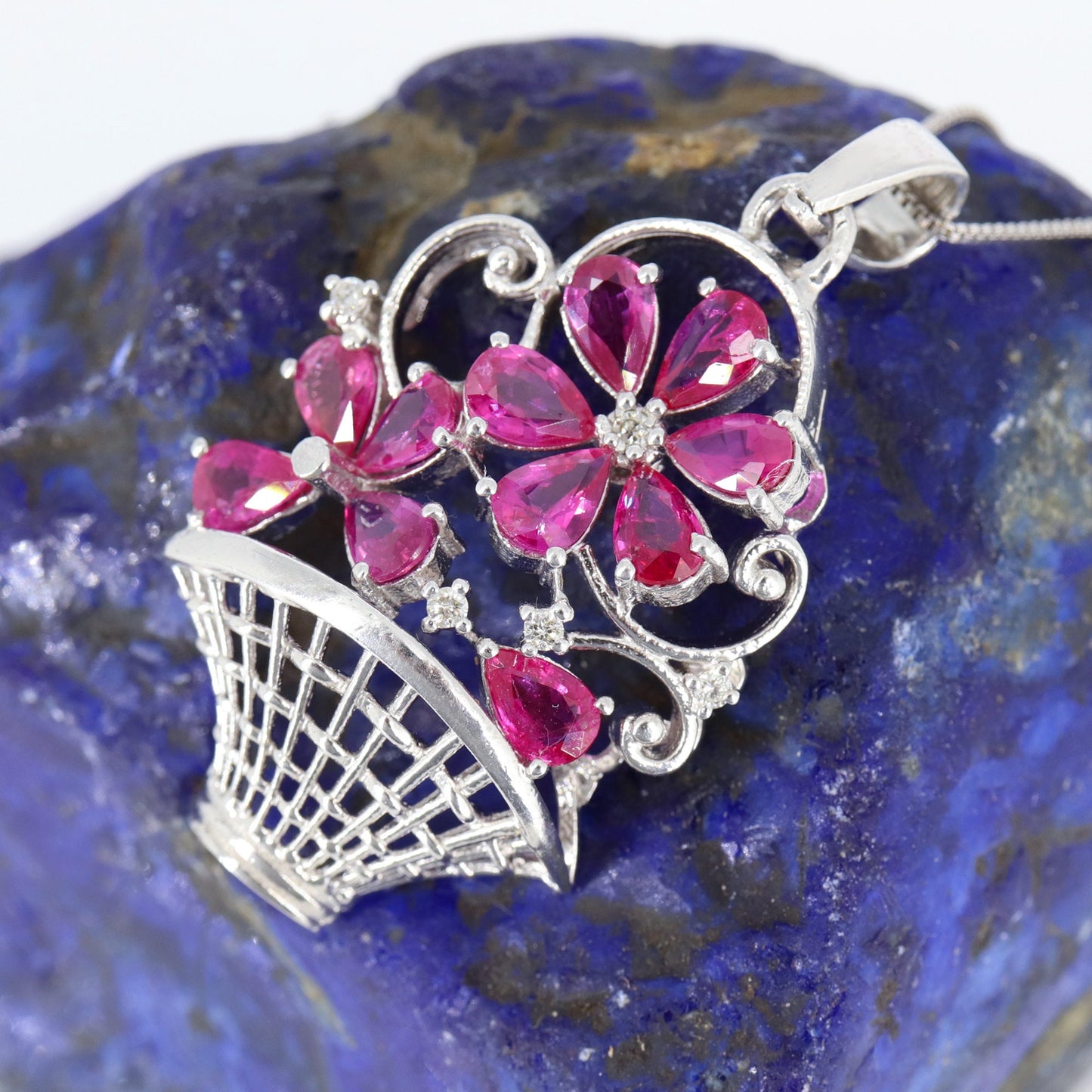Flower Basket Pendant Gold
