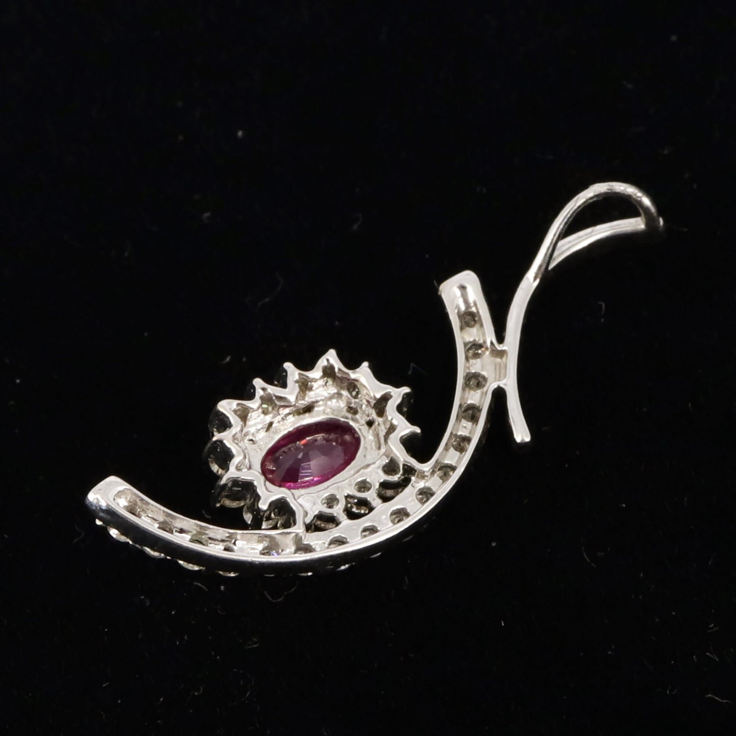 White Pendant 18K Gold