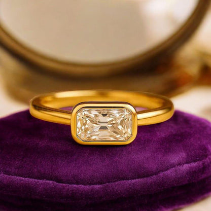 Radiant Cut Engagement Ring Gold