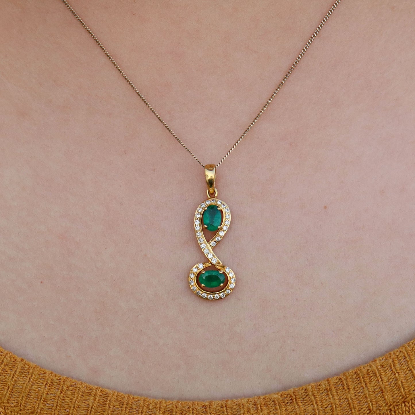 1.00 Emerald Pendant 18K Gold