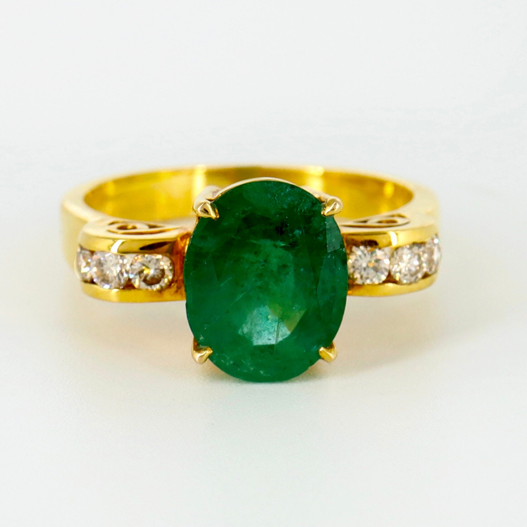 Beautiful Ring 18K Gold