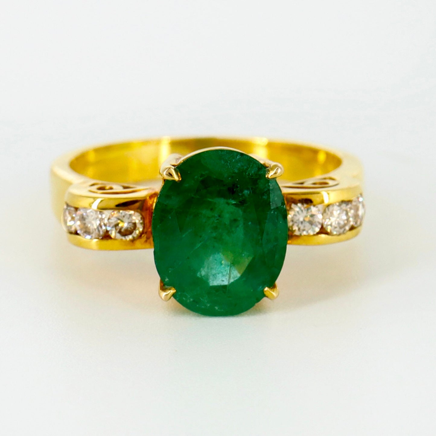 Beautiful Ring 18K Gold