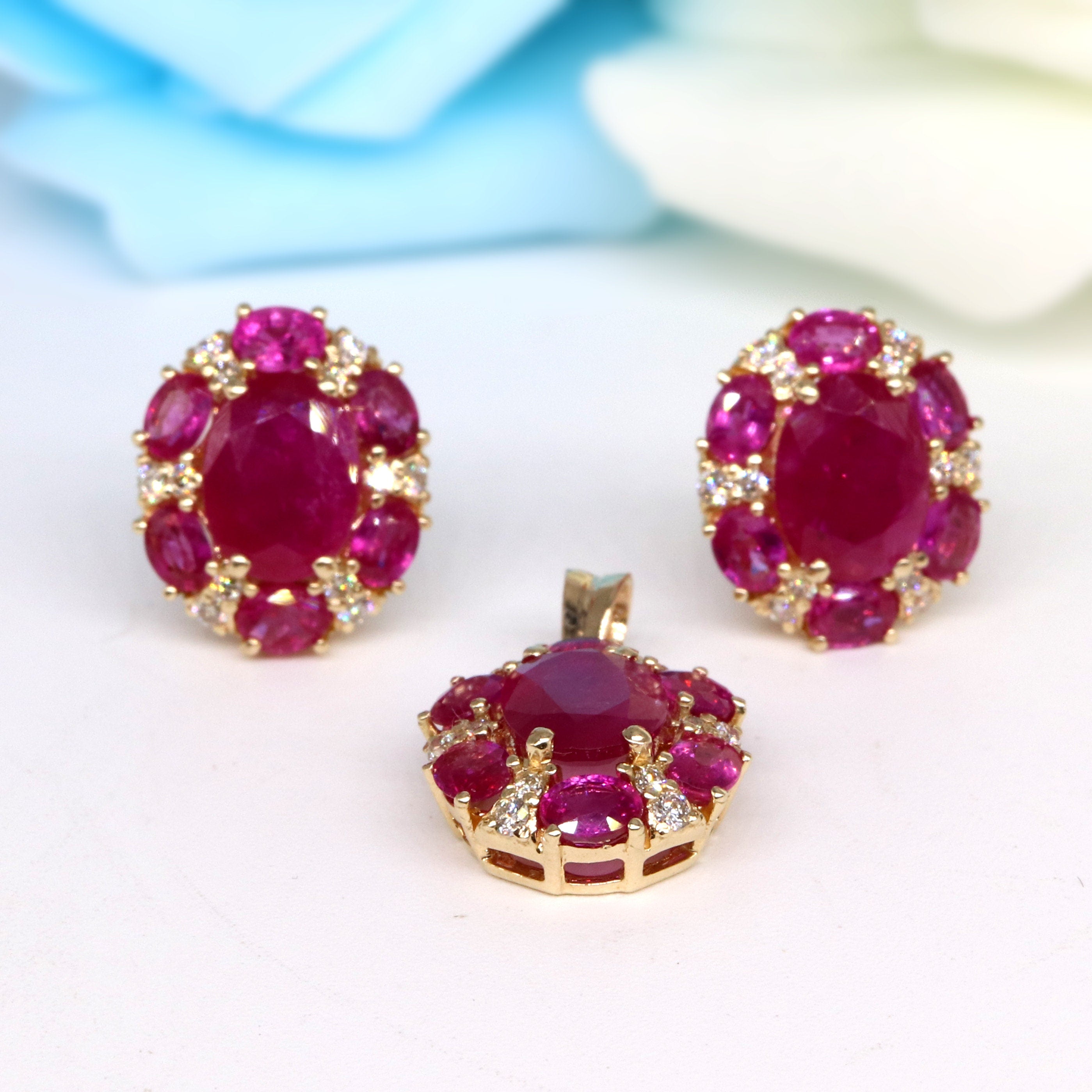 Ruby Jewelry : Pendant 14K Gold