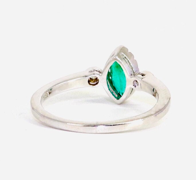 925 Sterling White Rhodium Beautiful Ring Gold