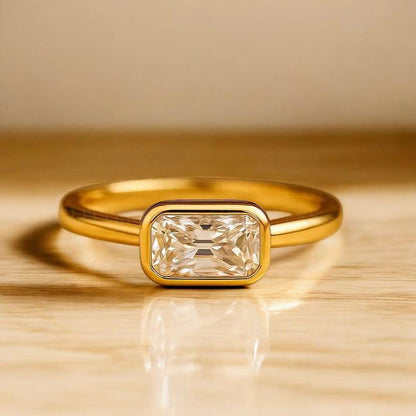 Radiant Cut Engagement Ring Gold