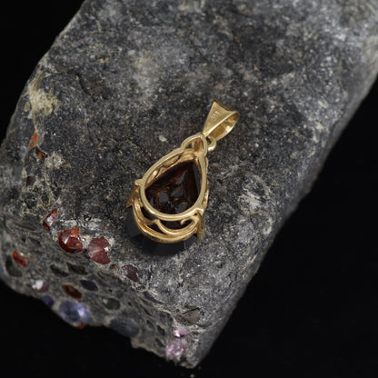 January Pear Shape Necklace 14K Gold