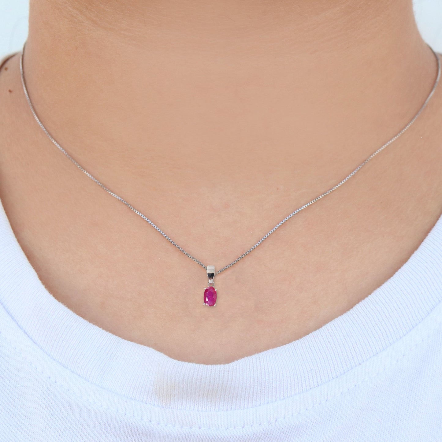Solitaire White Pendant 14K Gold
