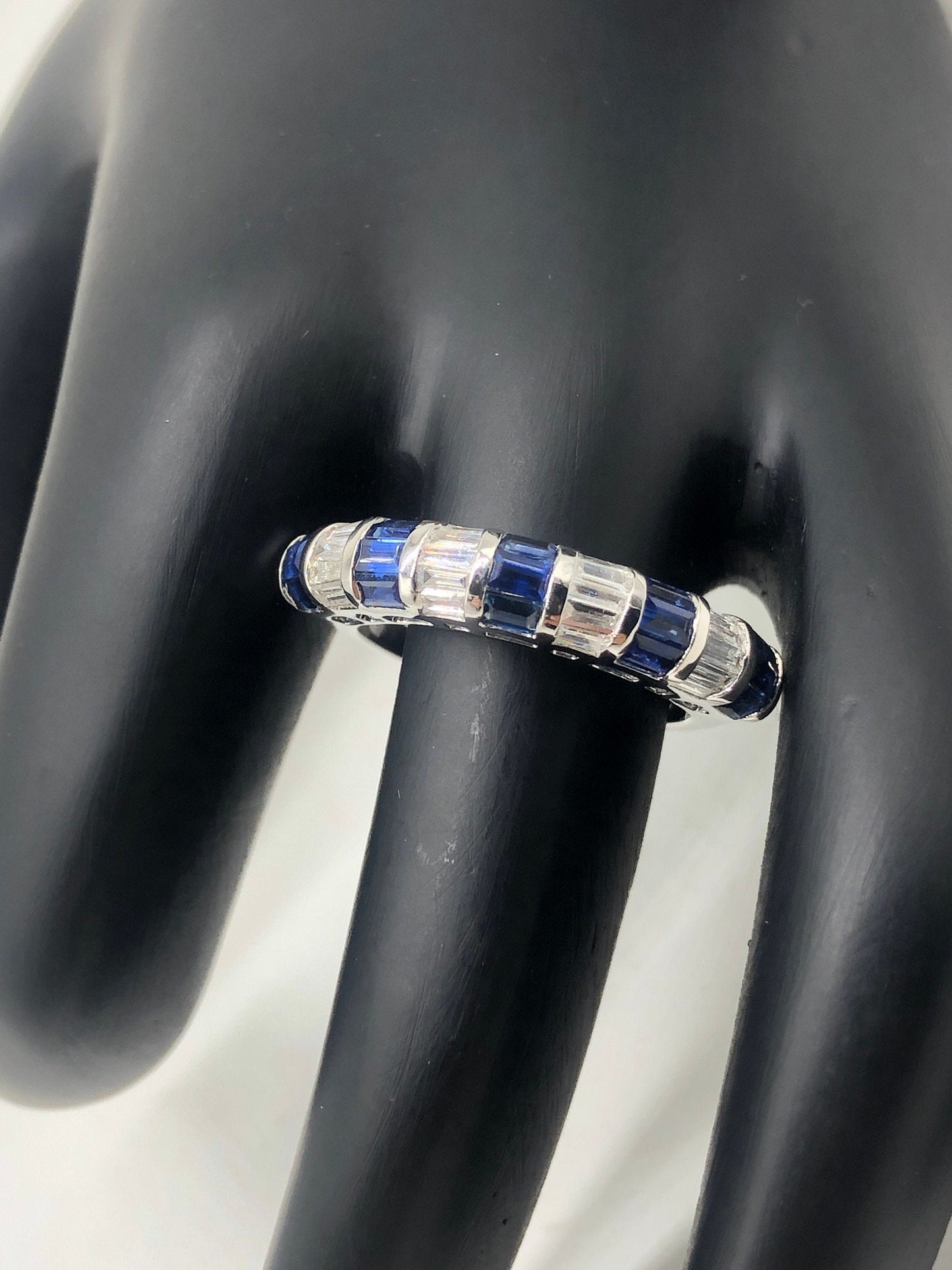White Beautiful Ring 18K Gold
