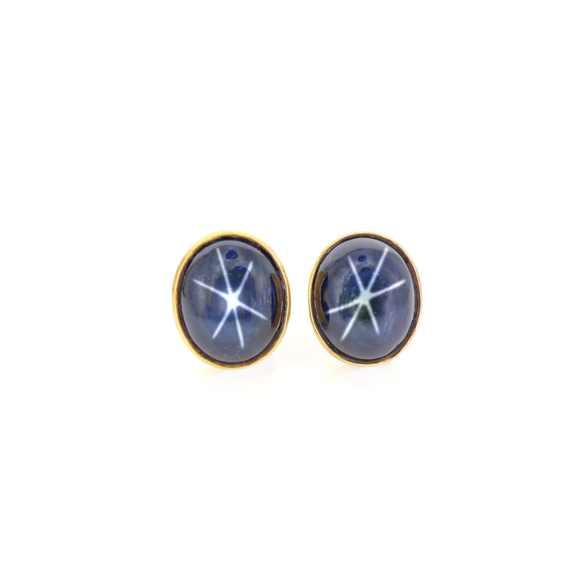 Oval Star Sapphire Stud Earring 18K Gold