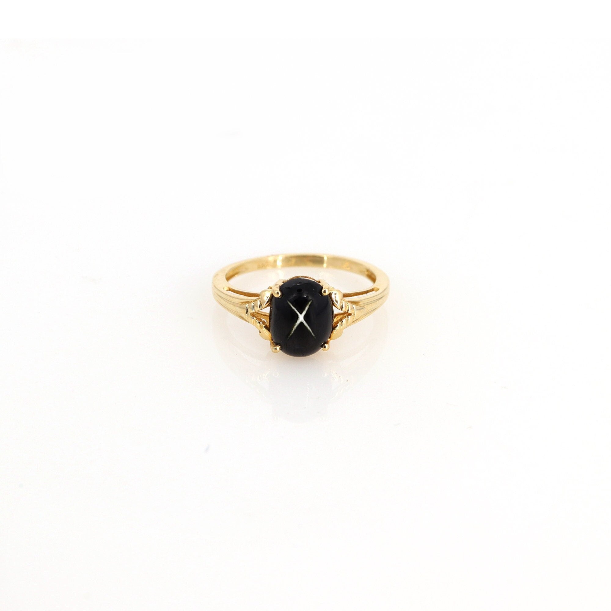 Yellow Oval Shaped Cabochon Black Star Or Star India Semi Precious Gemstone Ring 14K Gold