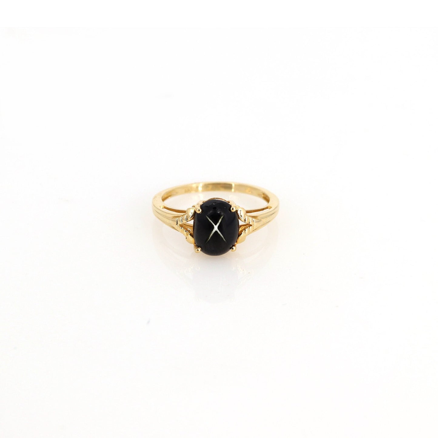 Yellow Oval Shaped Cabochon Black Star Or Star India Semi Precious Gemstone Ring 14K Gold
