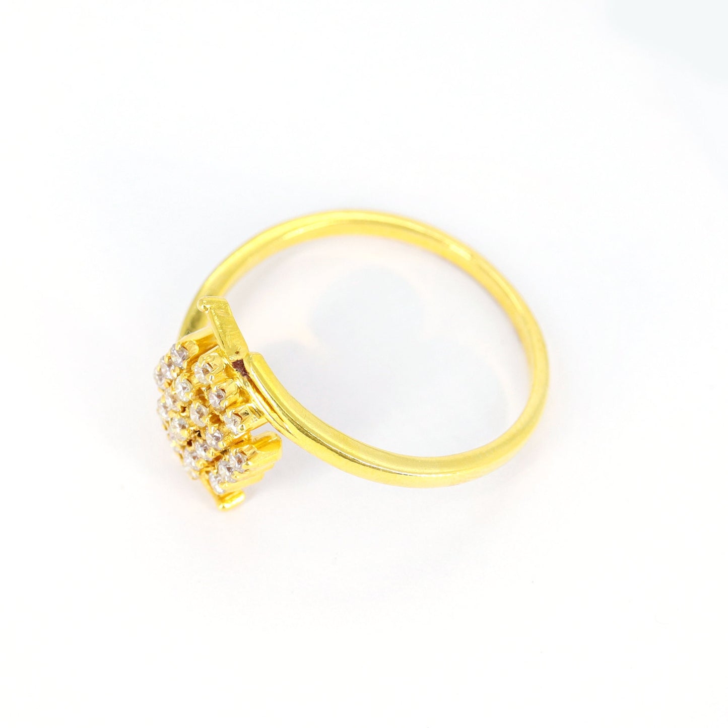 Elegant Real Ring 18K Gold