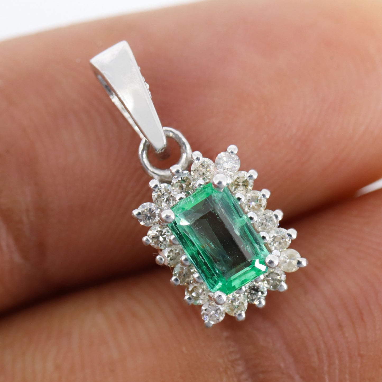 Emerald Necklace Silver
