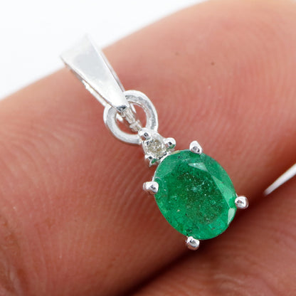 Oval Emerald Necklace Silver