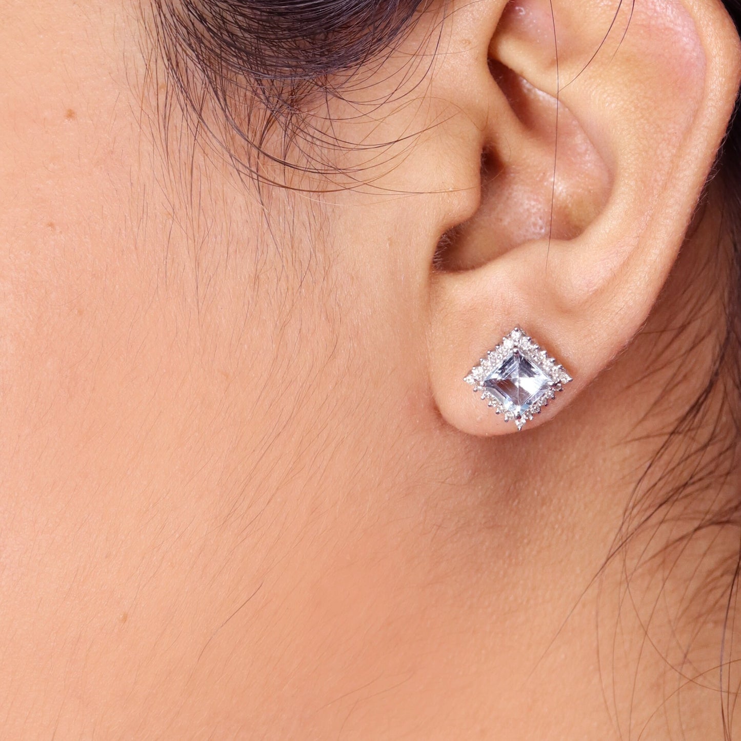 Cluster Studded Princess Cut Aquamarine White Aquamarine White Studs Earring 14K Gold
