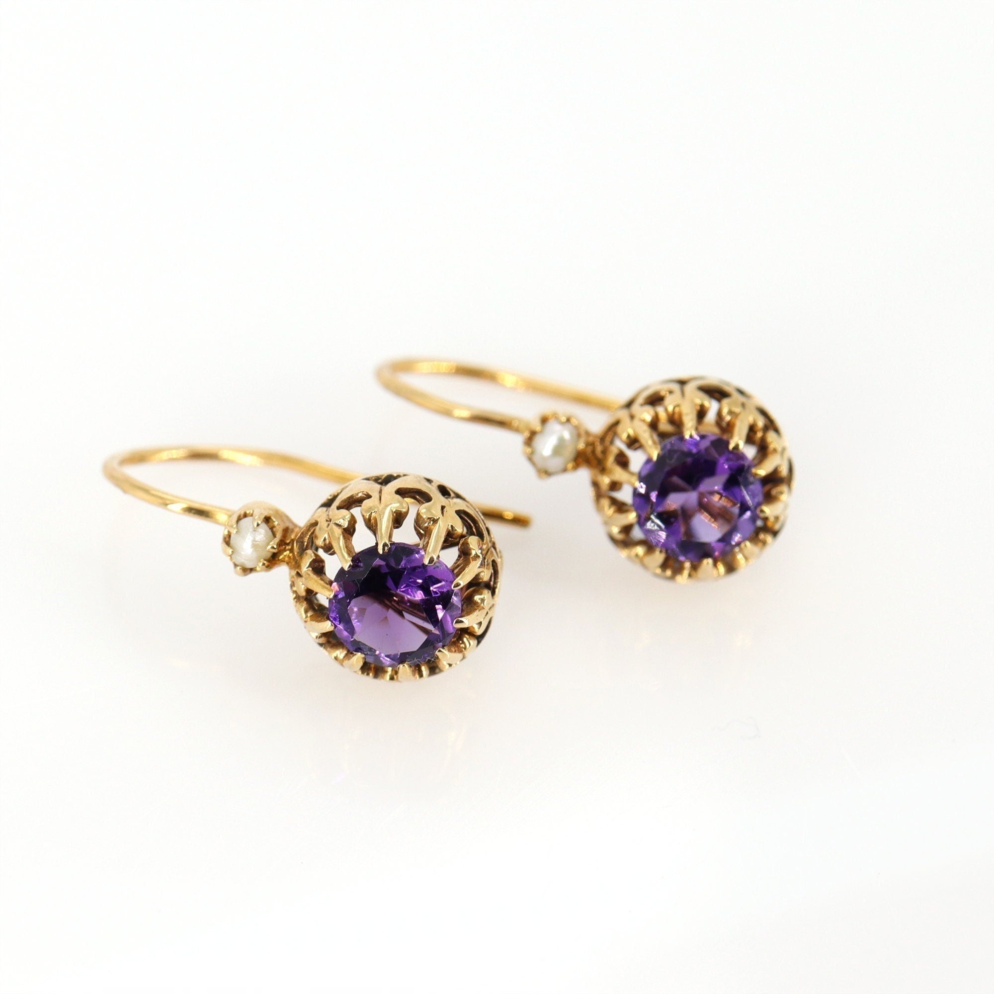Round Cut Amethyst & Pearl Earring Gold