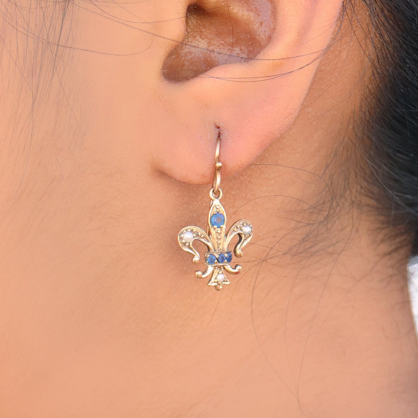 Tiny Pearl Blue Sapphire Earring Gold