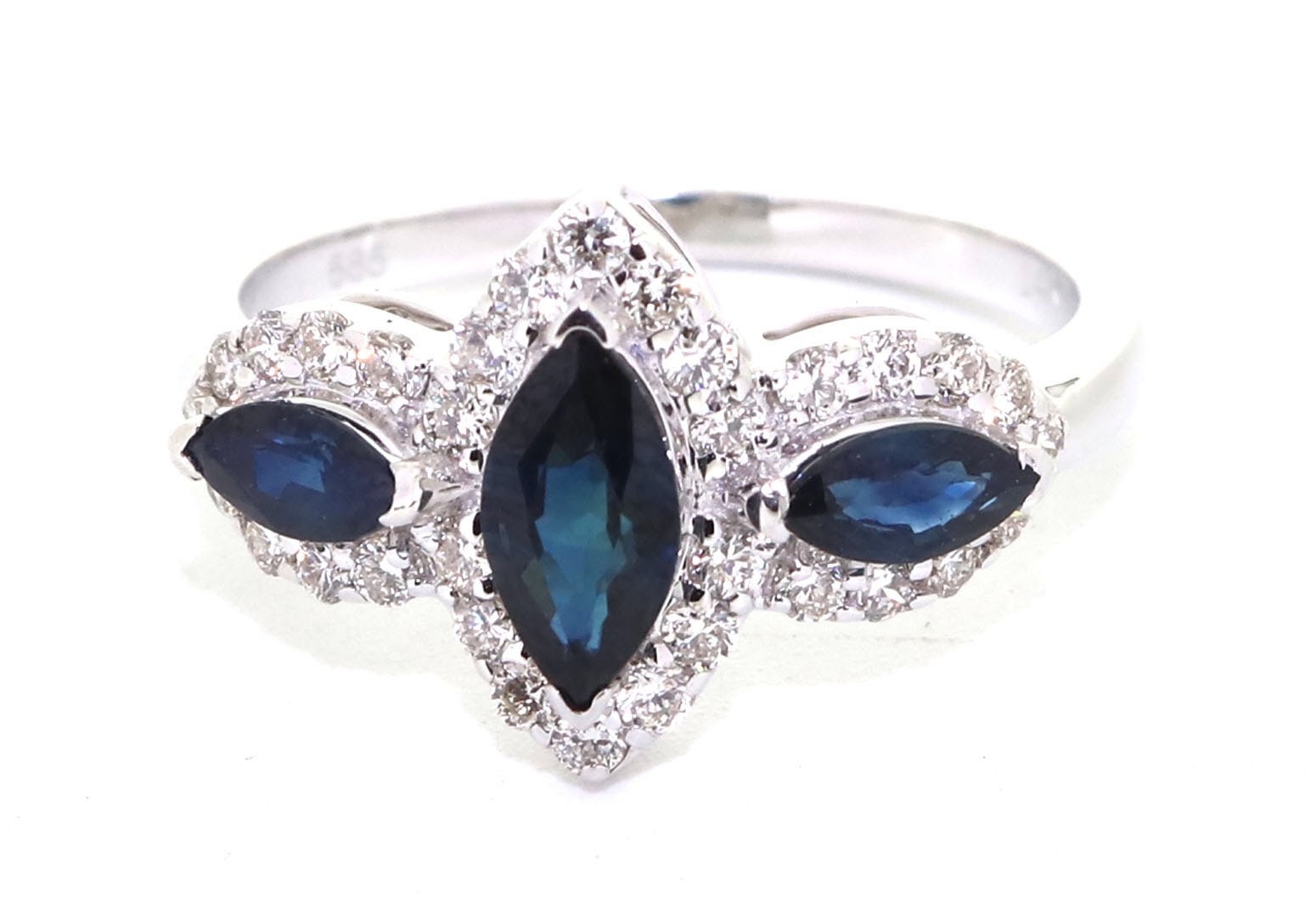 White Beautiful Ring 14K Gold