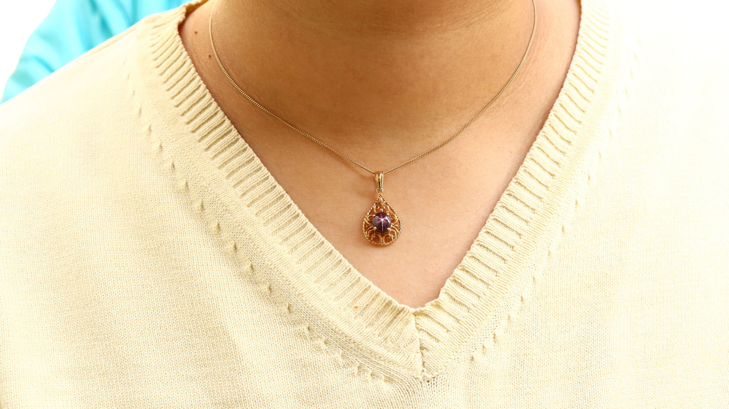 Filigree Style Star Ruby Pendant 14K Gold
