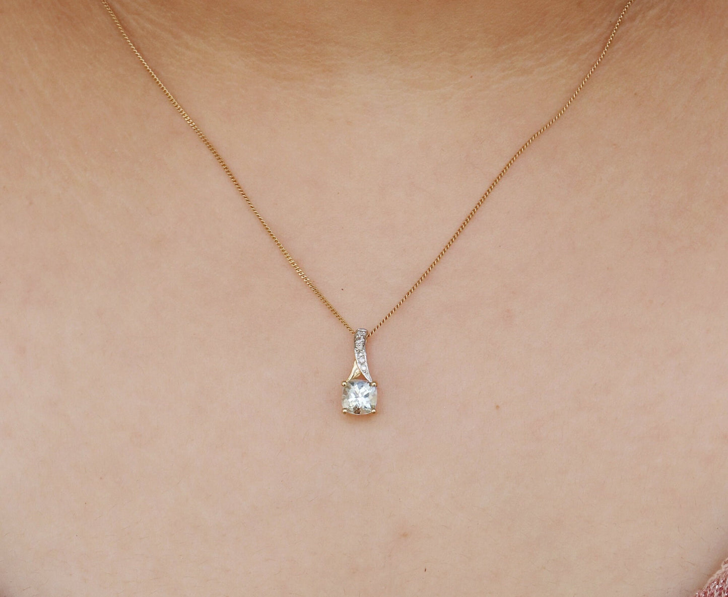Dainty Pendant 14K Gold