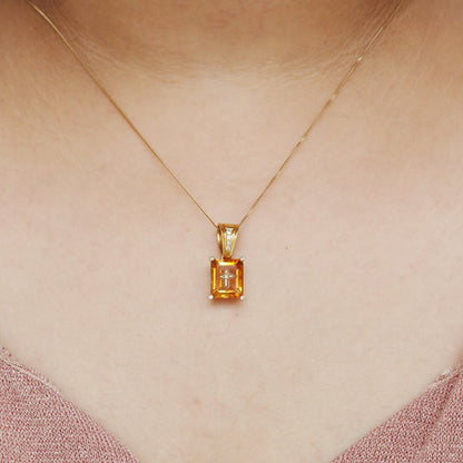 Unique Pendant 18K Gold