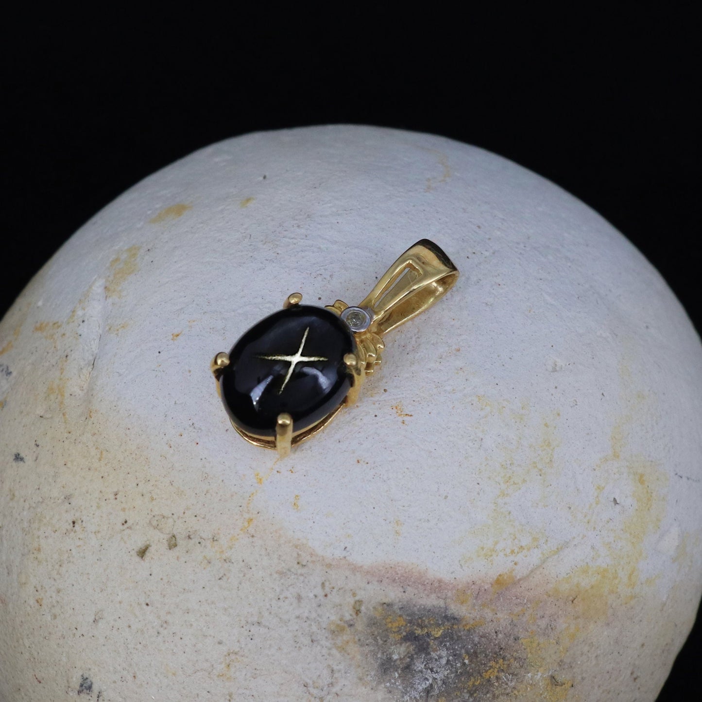 Dainty Pendant 14K Gold