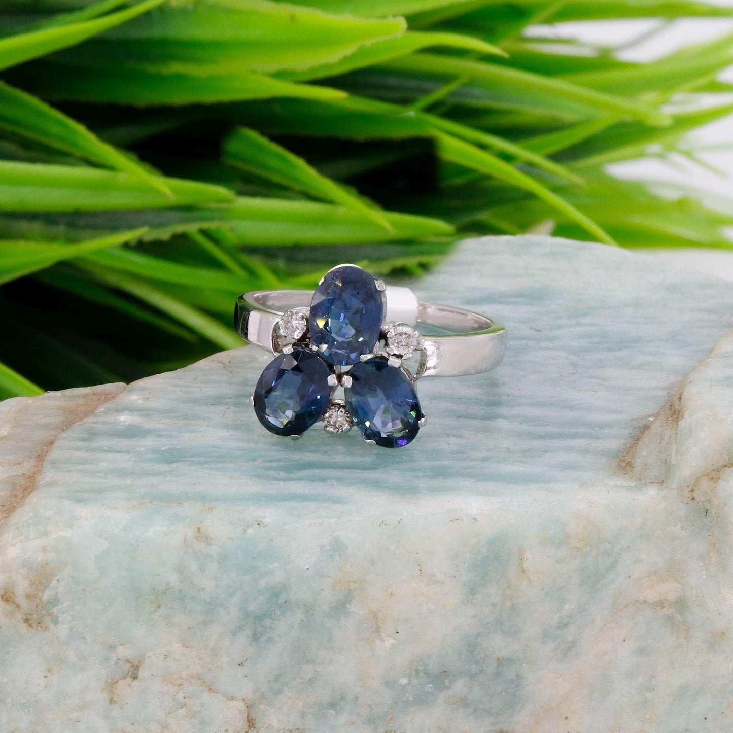 White Beautiful Ring 14K Gold