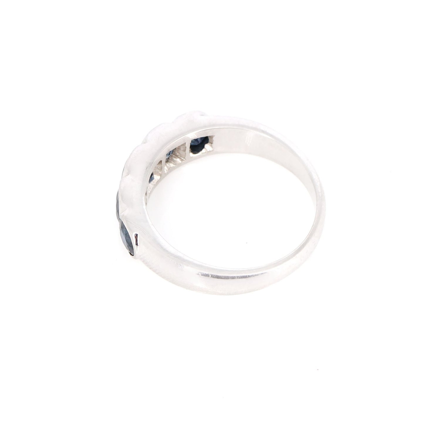 Vintage White Ring 18K Gold