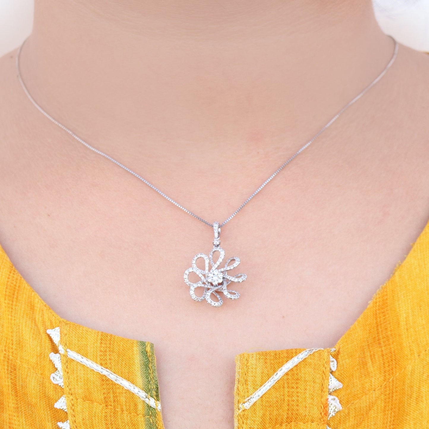 0.83 Pendant 18K Gold