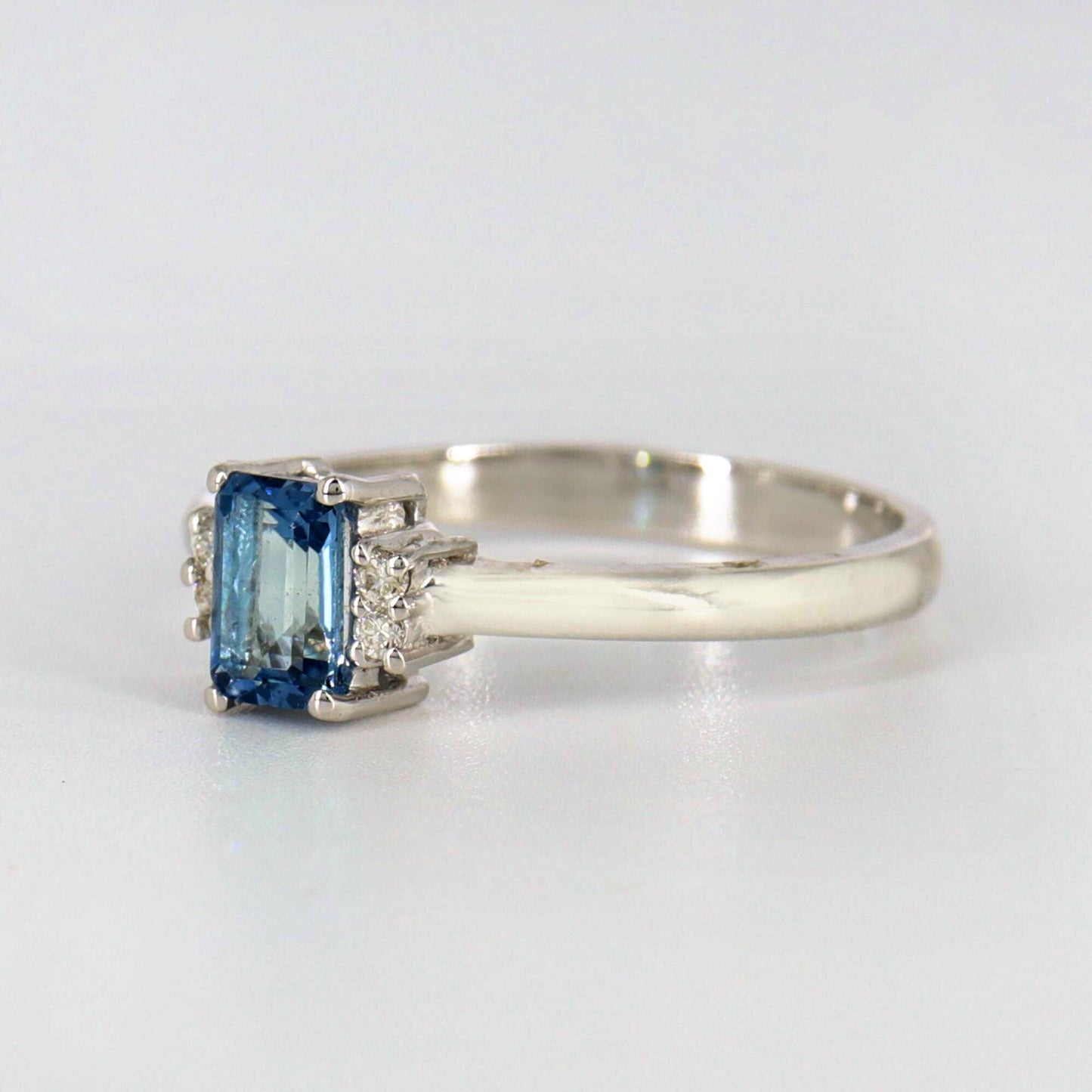 White Ring 14K Gold