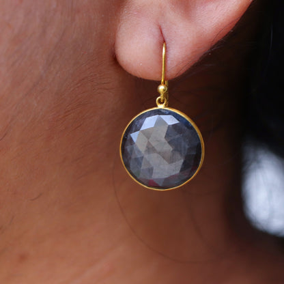 Grey Silk Sapphire Stone Earring 18K Gold