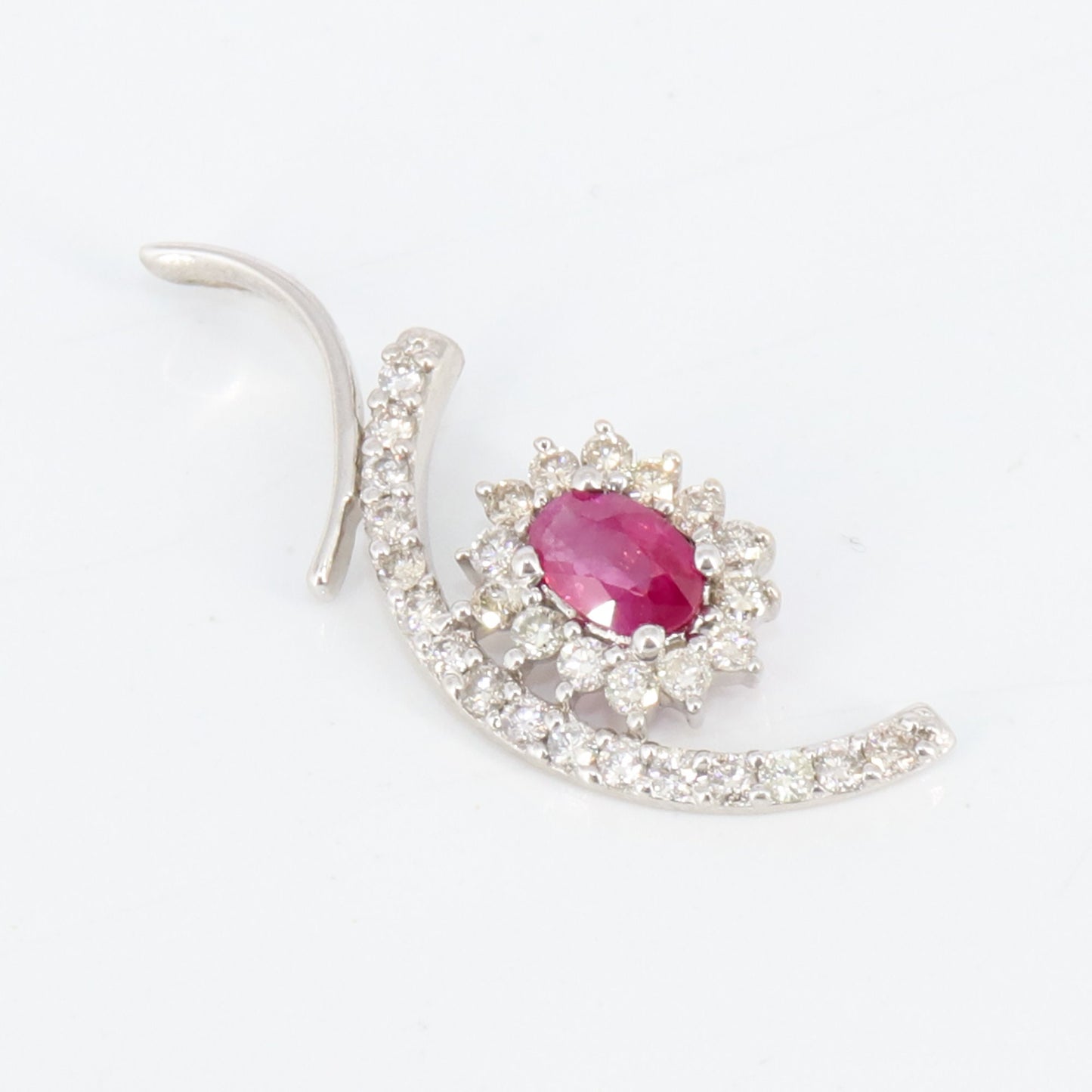 White Pendant 18K Gold