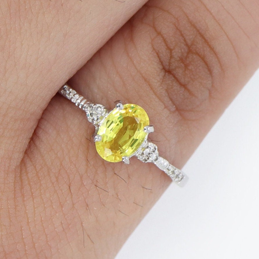 Solitaire Yellow Sapphire Ring 14K Gold