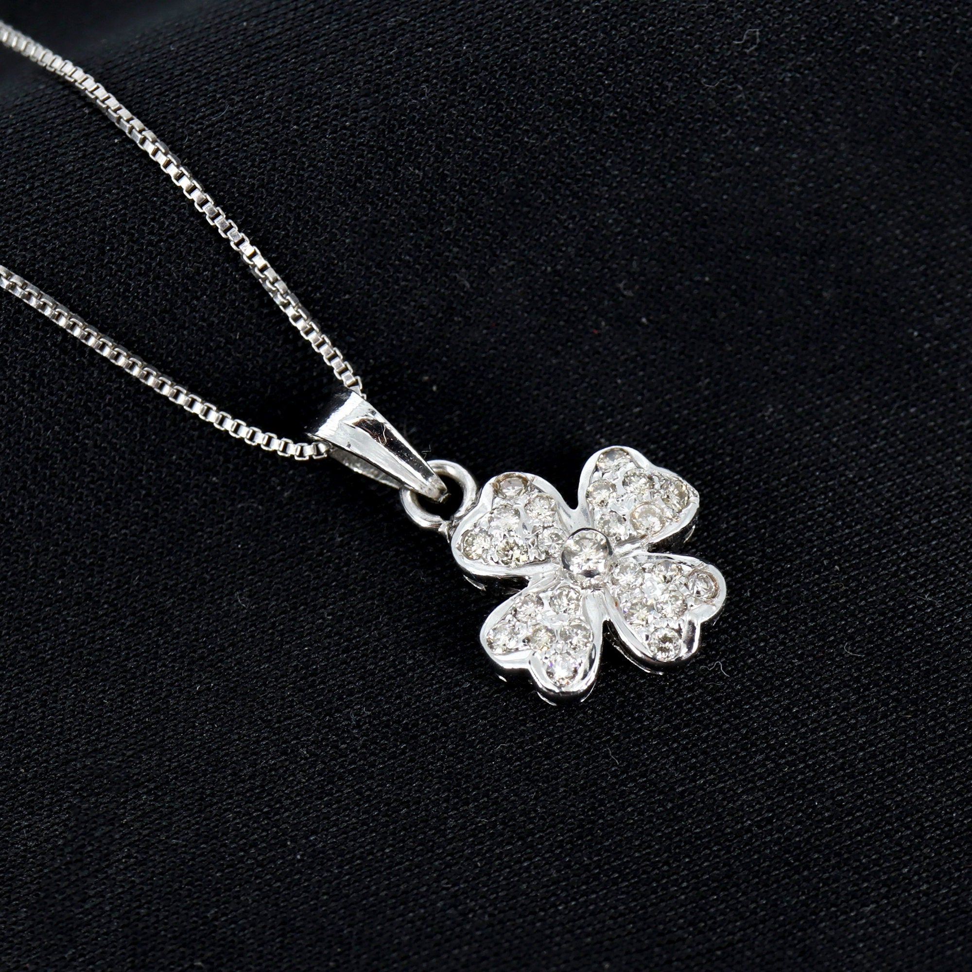 Love Heart Pendant 18K Gold