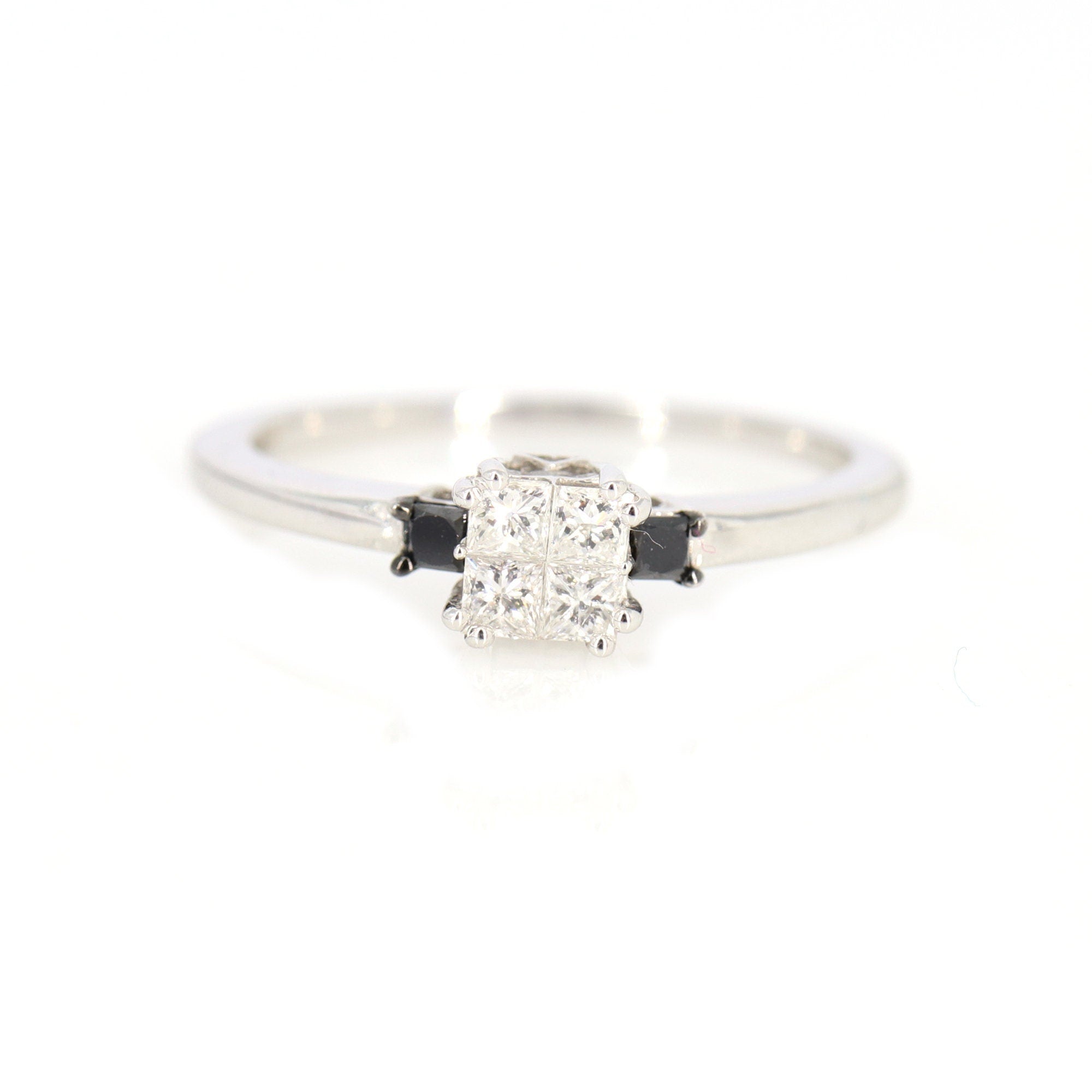 White Ring 18K Gold