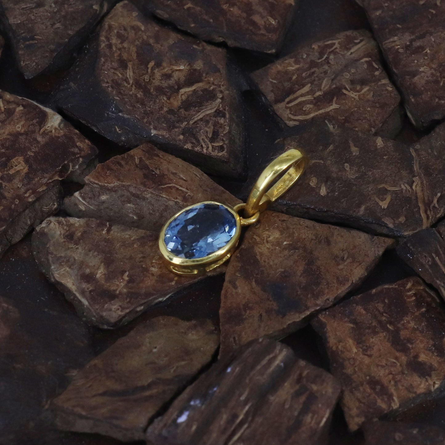 Aquamarine Pendant 14K Gold
