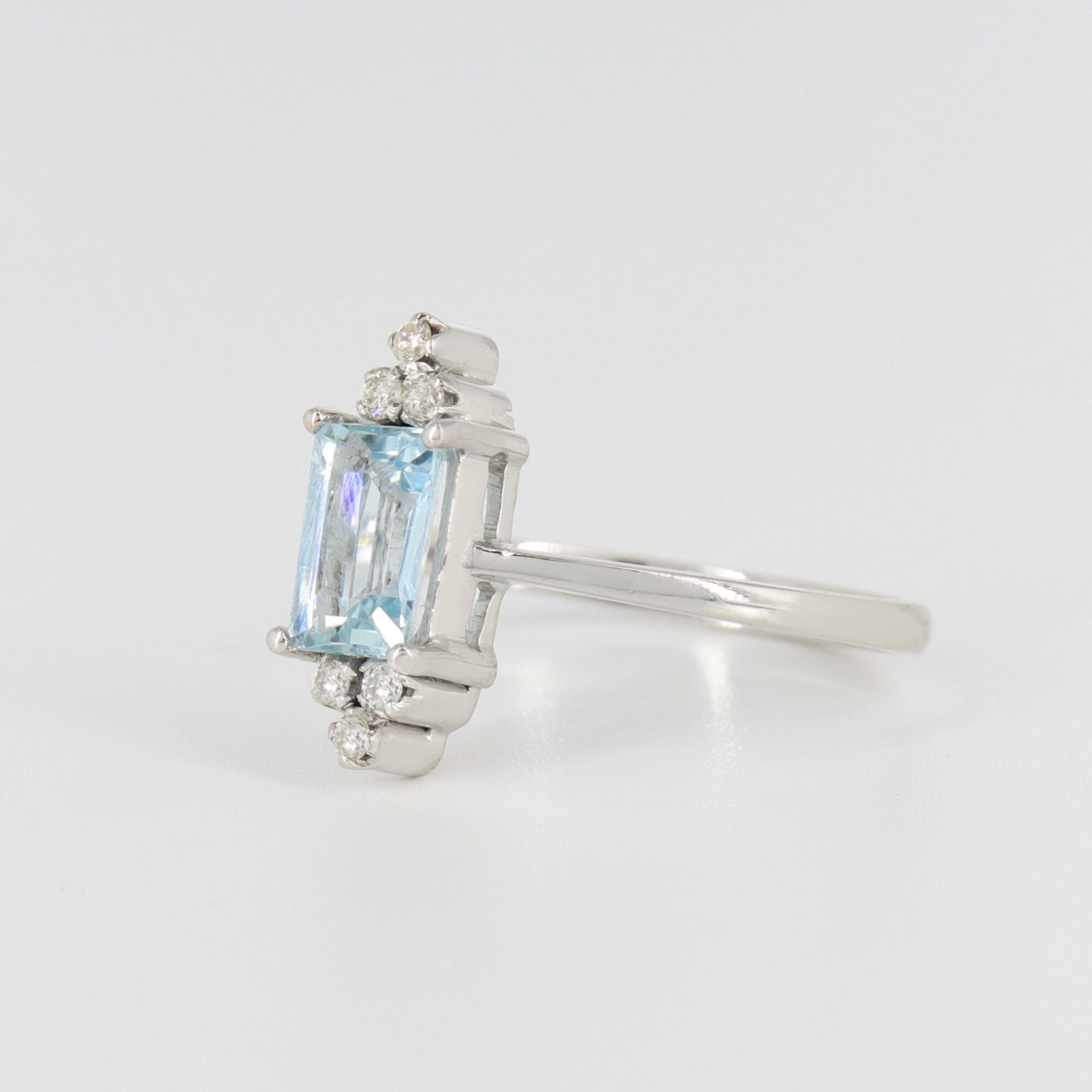 White Ring 18K Gold