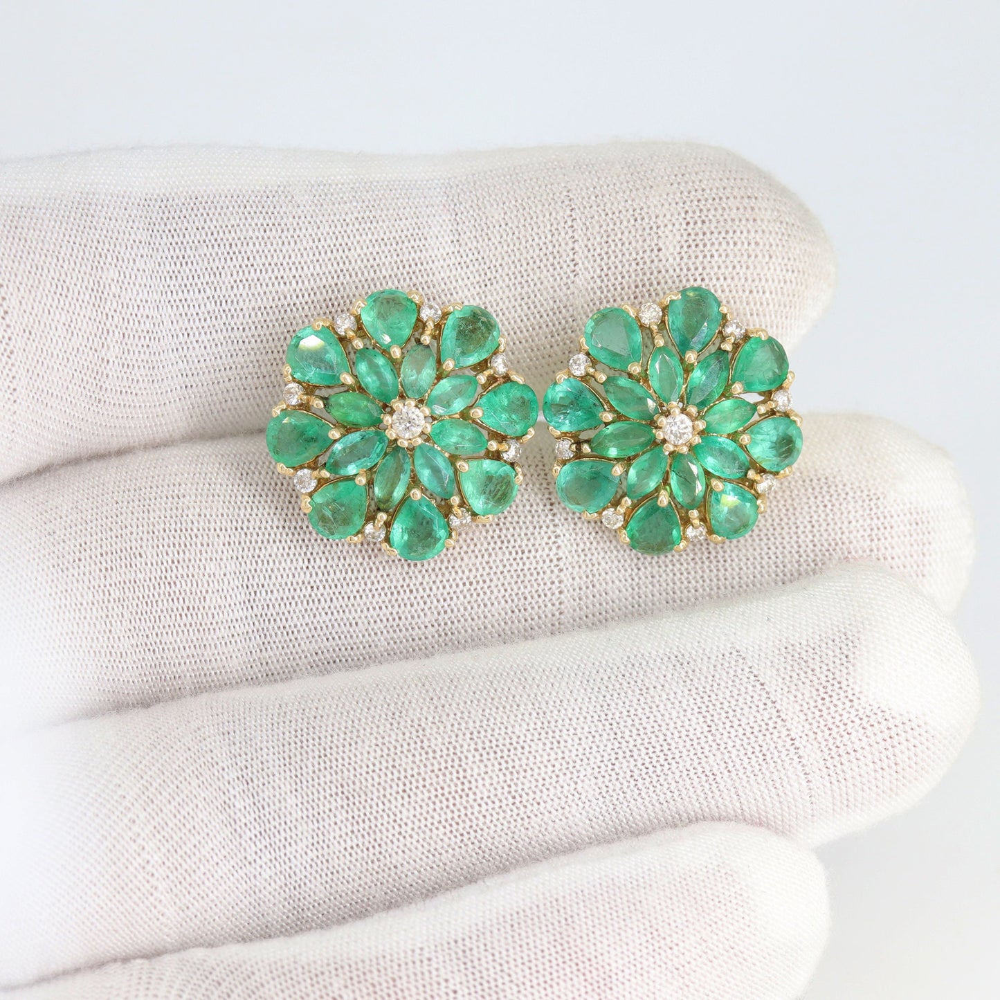Real Emerald Floral Pattern Studs Earring 14K Gold